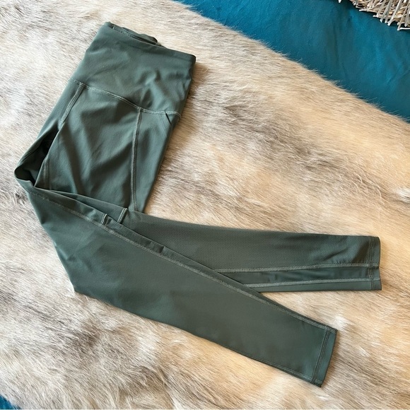 VICTORIA’S SECRET Victoria Sport Army Green XS Leggings Mesh Sheer Cutouts - Picture 1 of 13